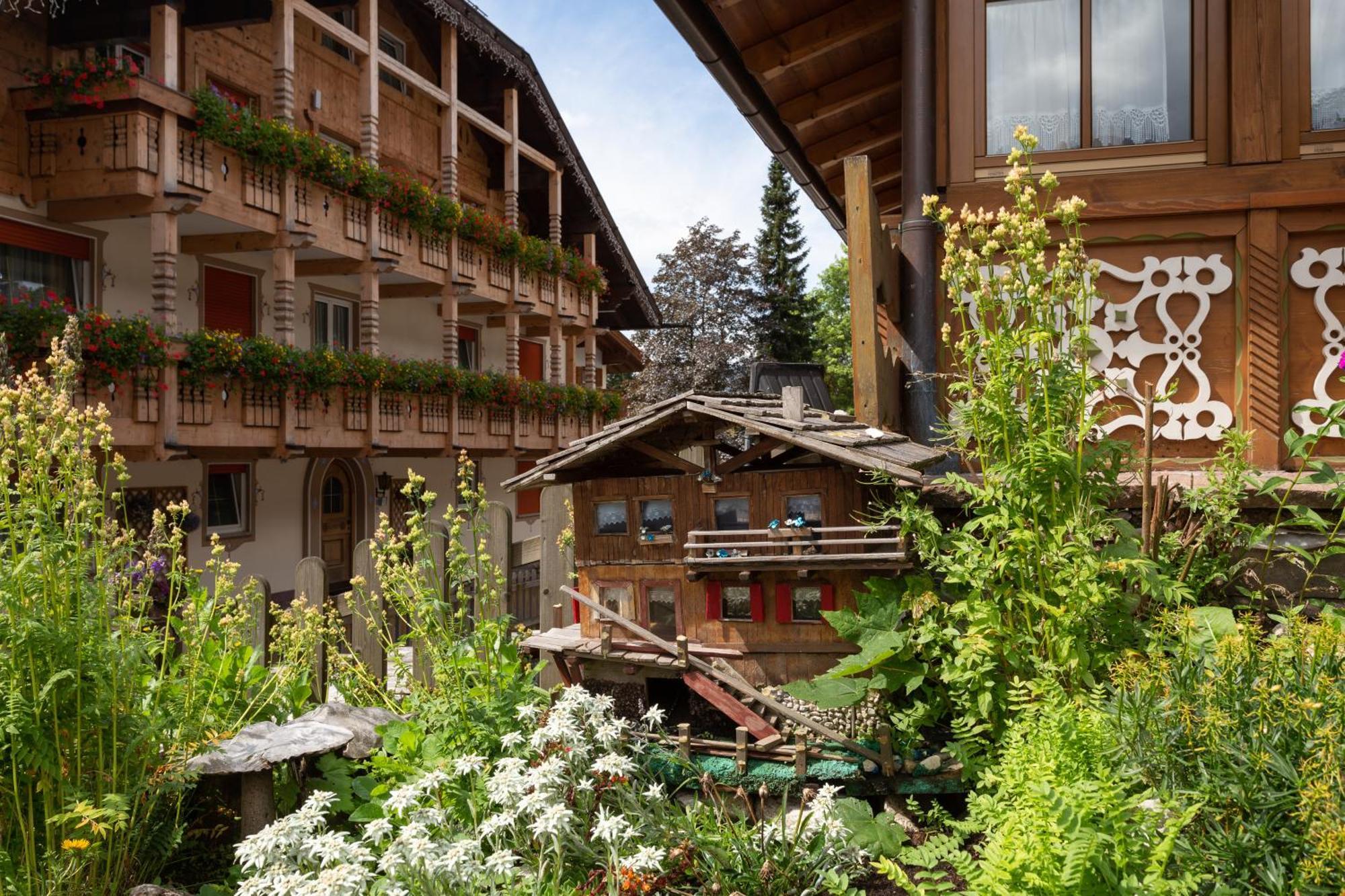 Appartamenti Ladina Campitello di Fassa Exterior foto