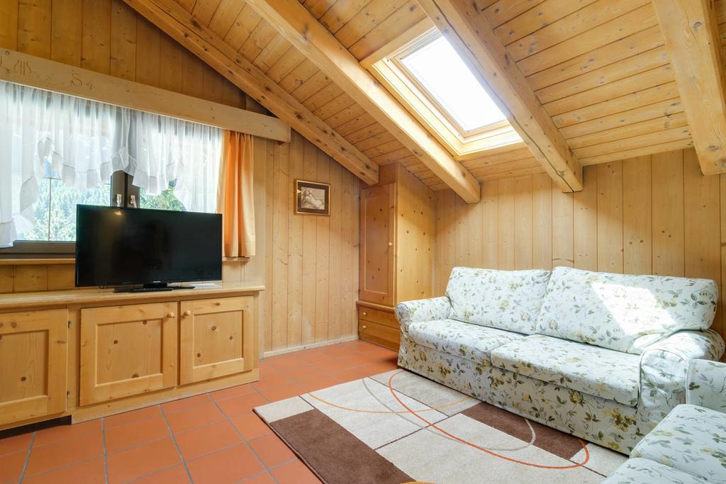 Appartamenti Ladina Campitello di Fassa Exterior foto