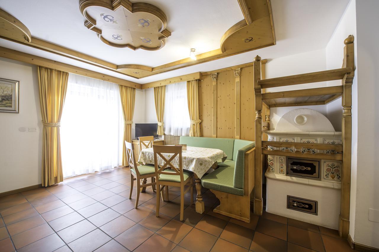 Appartamenti Ladina Campitello di Fassa Exterior foto