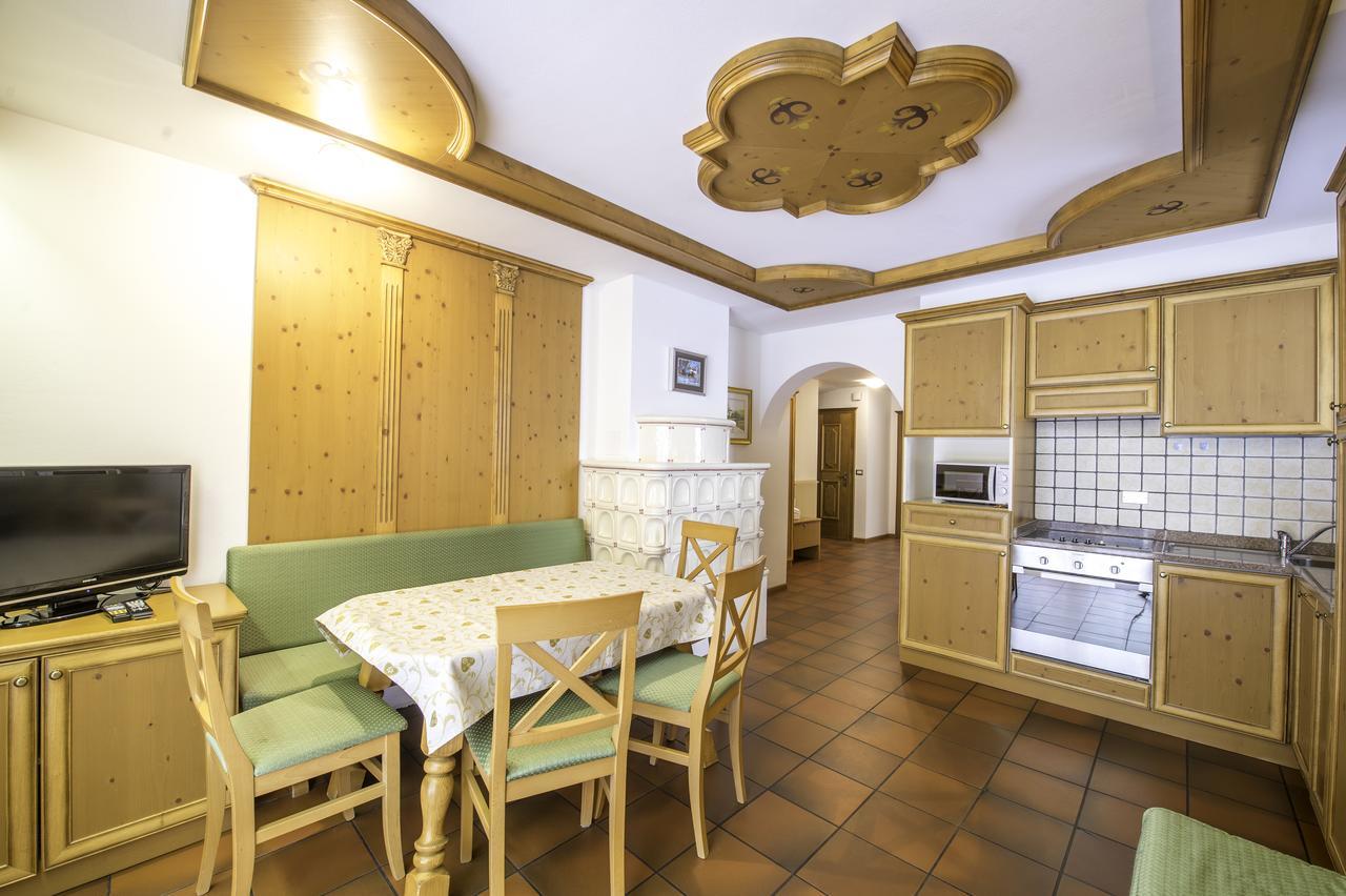 Appartamenti Ladina Campitello di Fassa Exterior foto